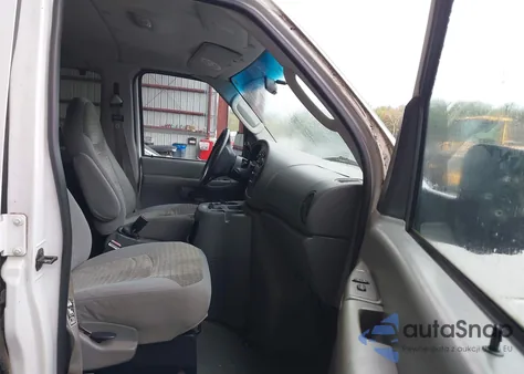 2003 Ford E-350 Super Duty Xl/Xlt z USA, uszkodzony, nr VIN 1FBSS31L83HA89114